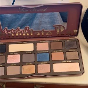 Too faced eye shadow palette